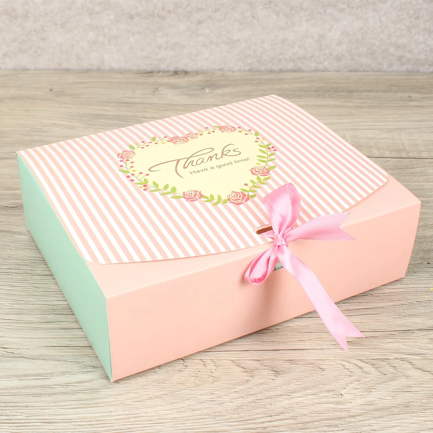 Подарочные коробки 12х15 в tprint