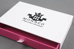 Изготовление коробок-пеналов для украшений с логотипом в Москве